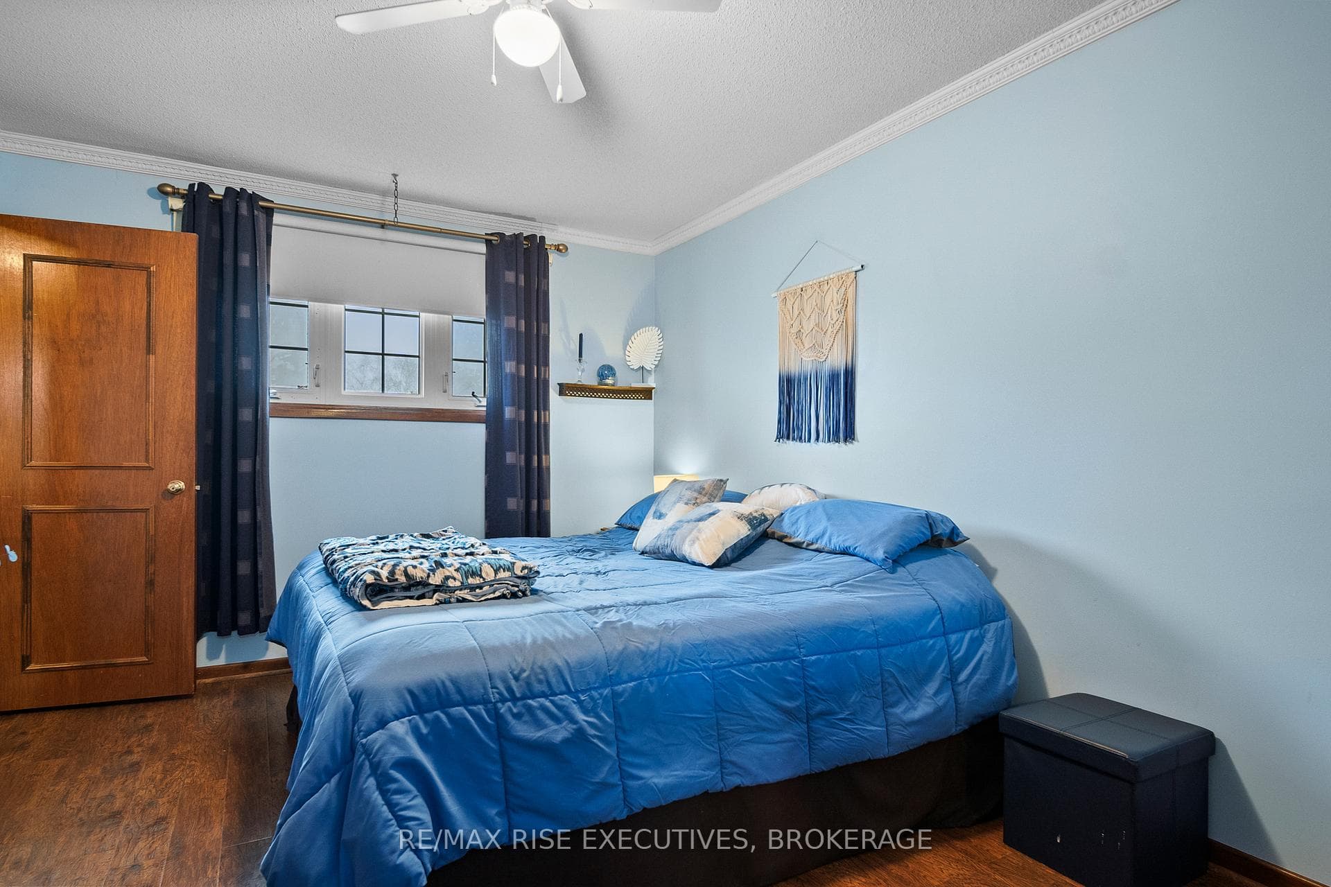 127 Nicholson Crescent photo 23
