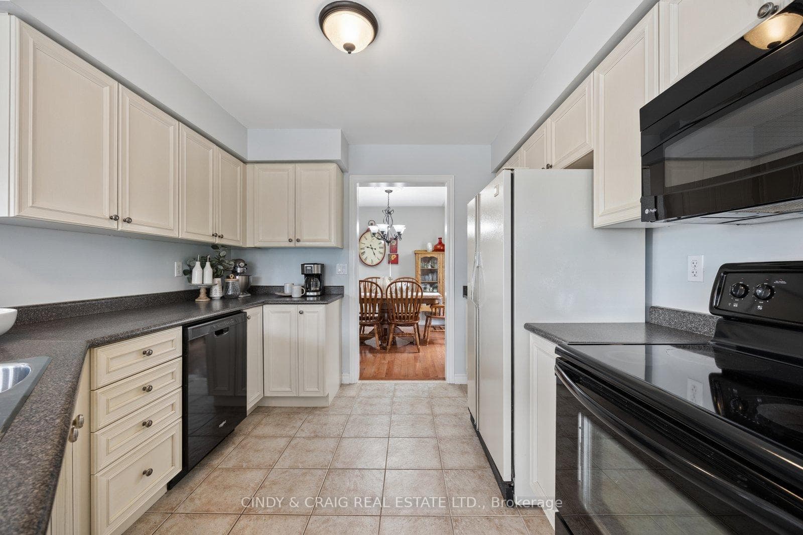 1443A Gord Vinson Avenue photo 6
