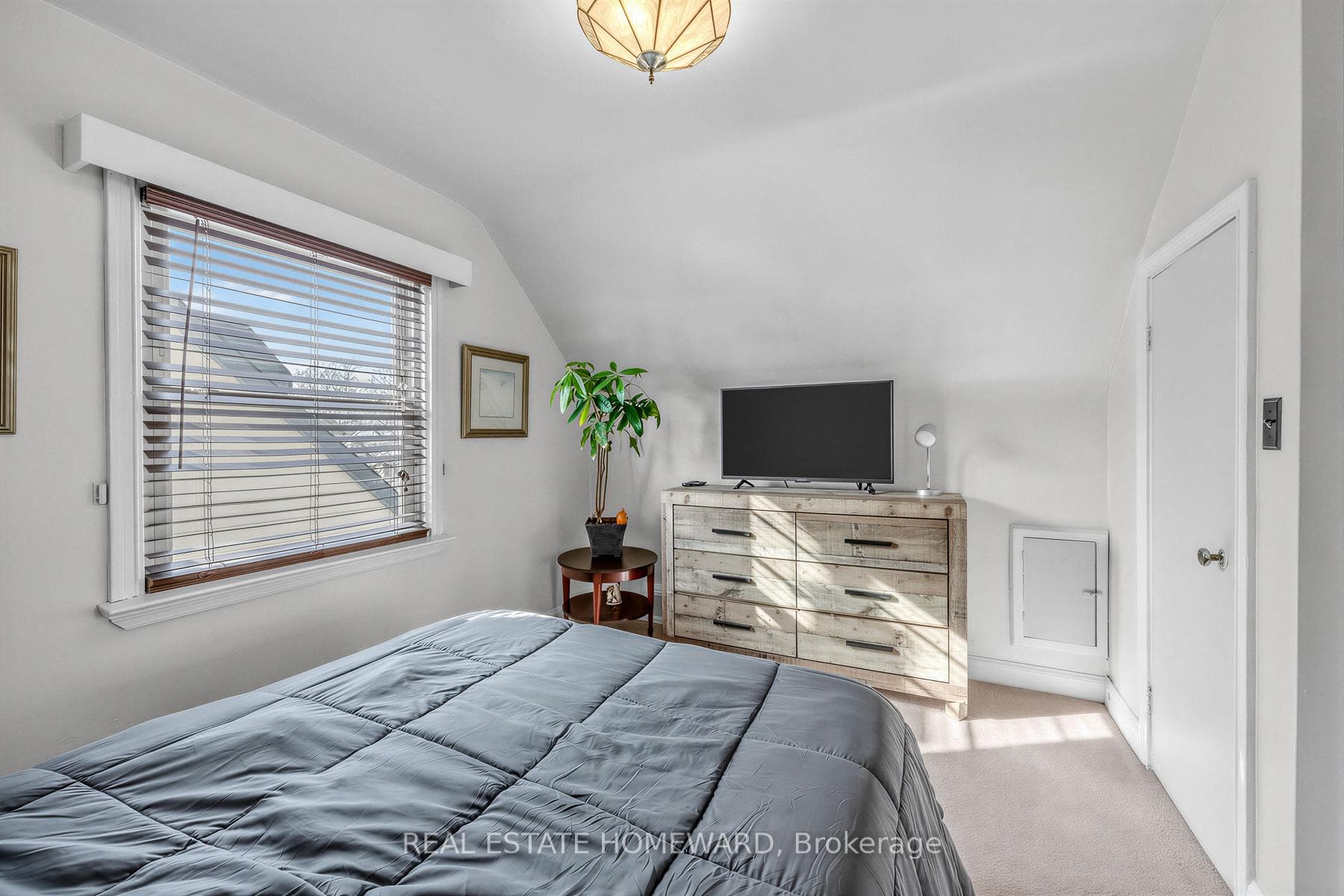 15 Medonte Avenue photo 21