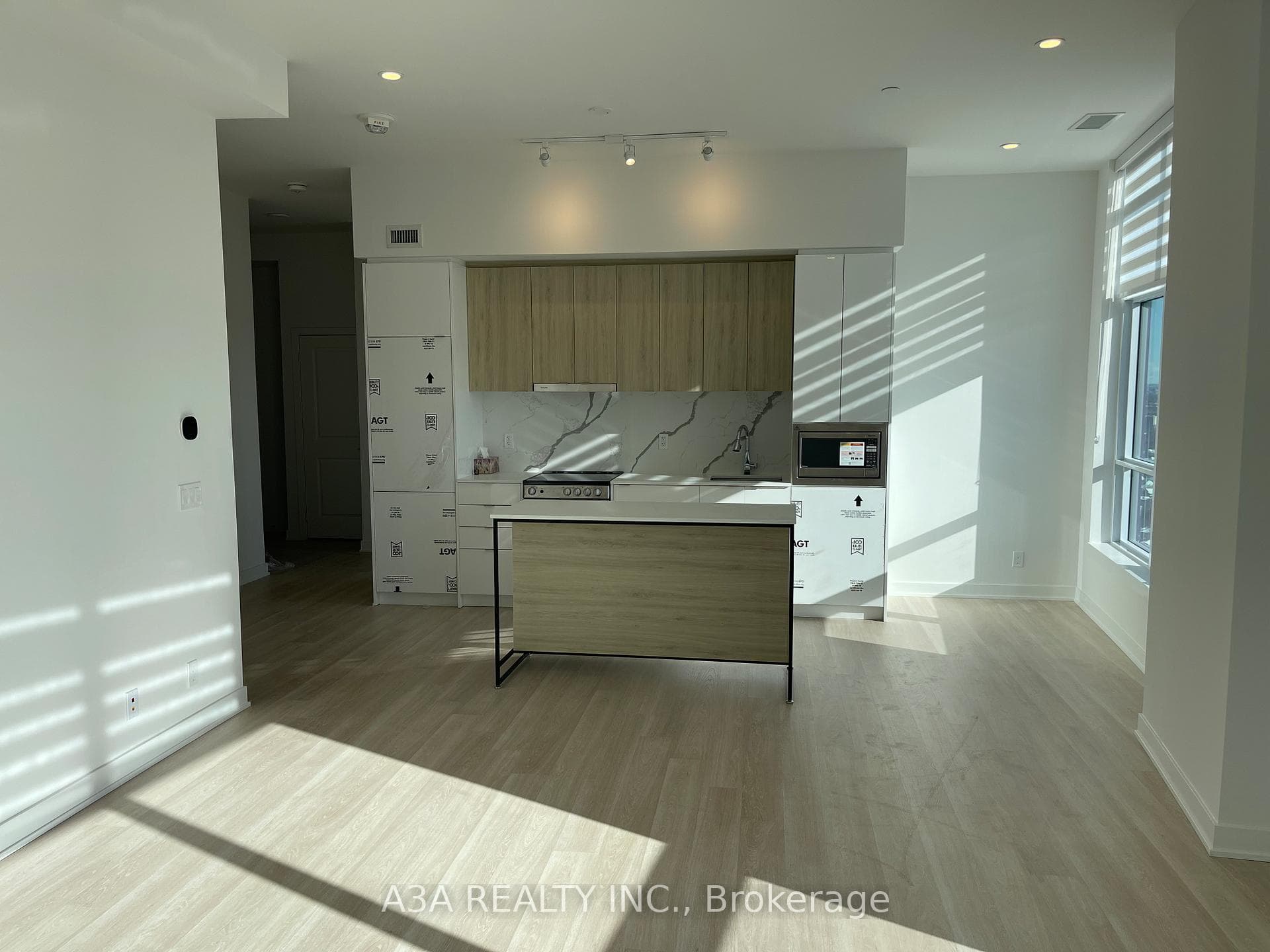 50 Upper Mall Way Unit PH-02 photo 14