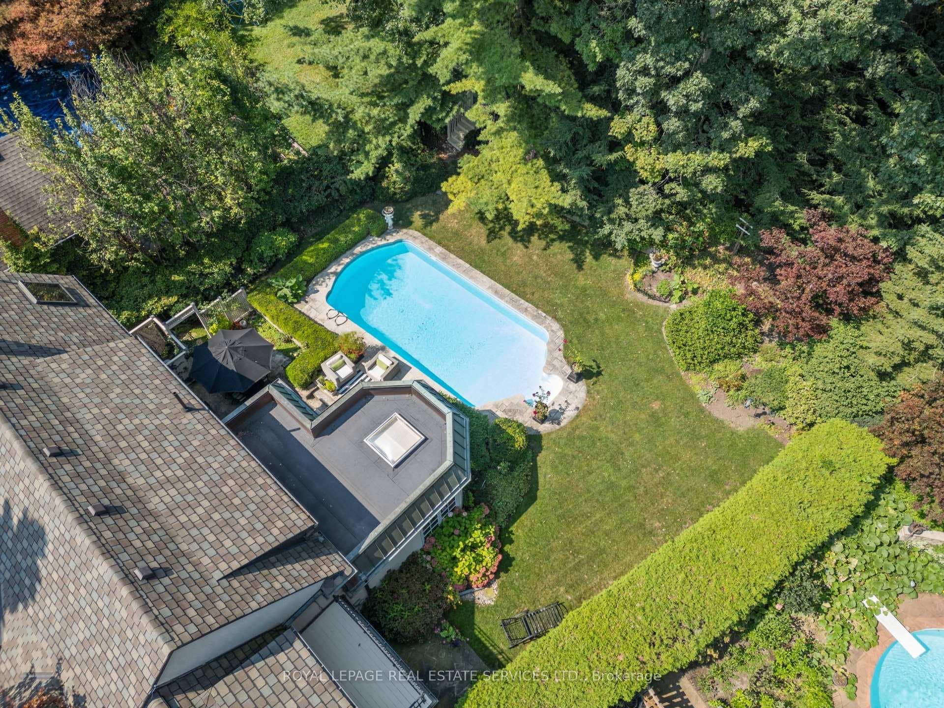 14 Riverside Crescent photo 38