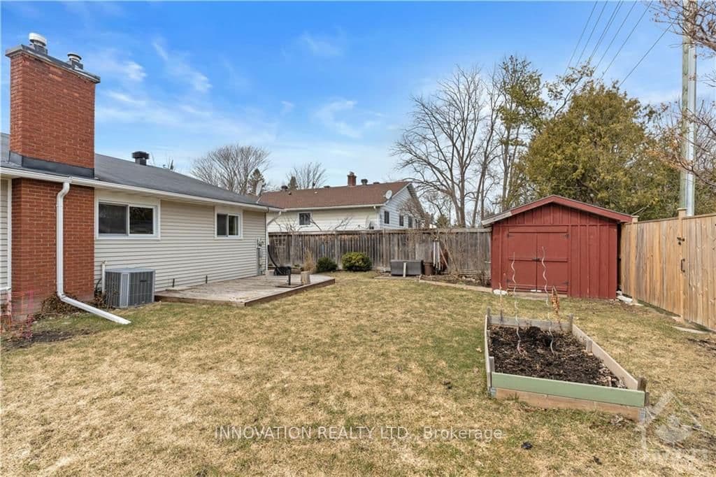 2216 BICKERTON Avenue photo 4