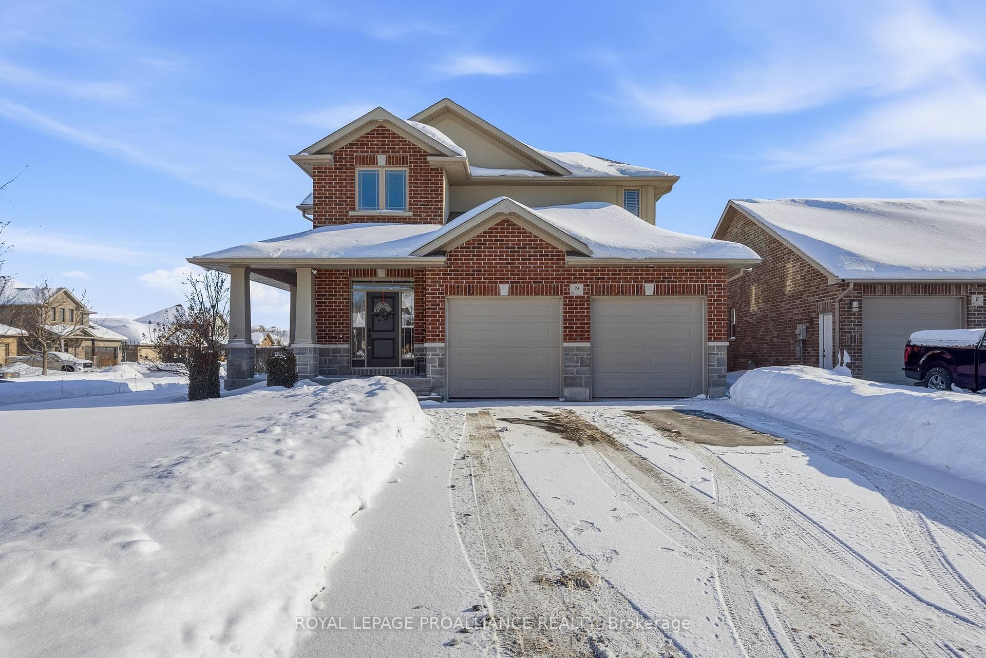 19 Scenic Drive photo 1