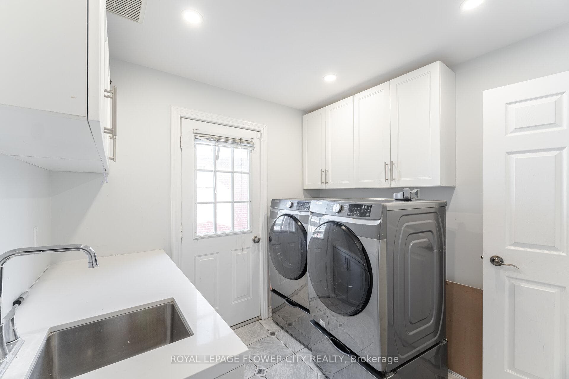 47 Burgby Avenue photo 44