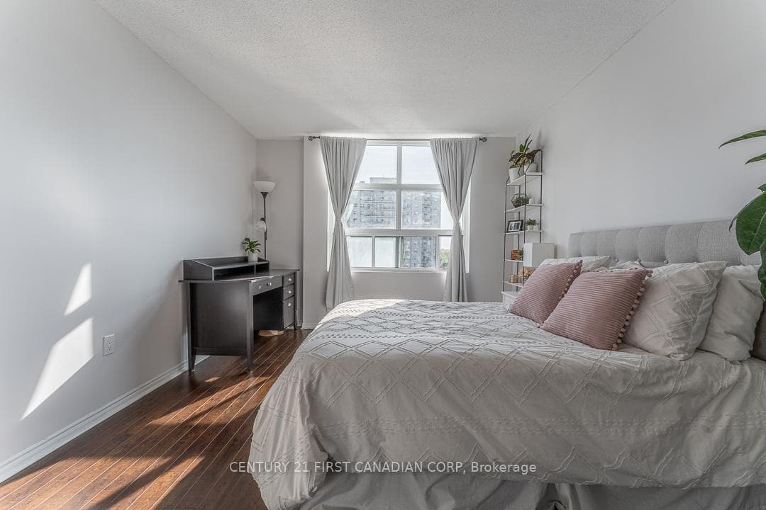 155 Kent Street Unit 803 photo 25