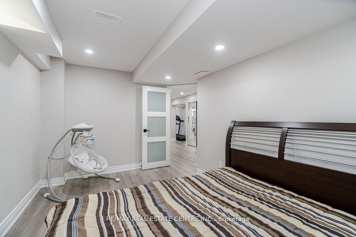 34 HAMILTON Court photo 29