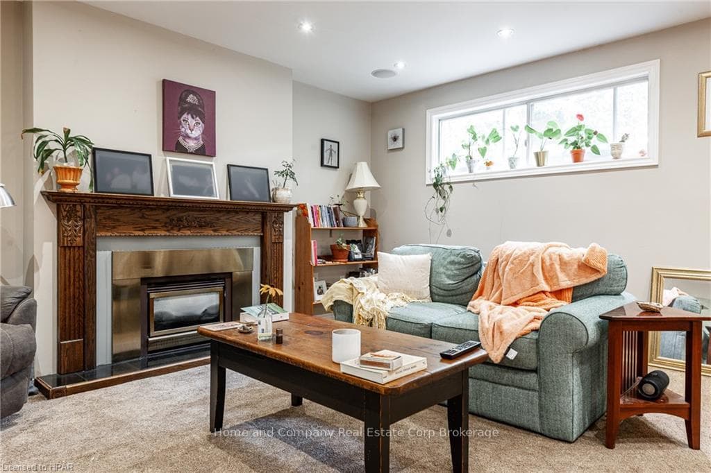 103 HIBERNIA Street photo 5