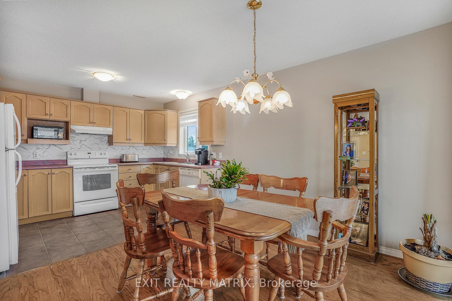 669 Spence Avenue Unit 4 photo 12