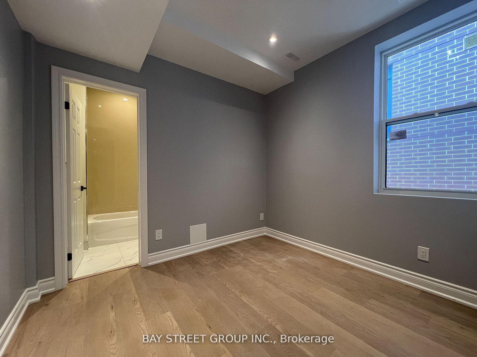 2386 Lake Shore Boulevard Unit 203 photo 5