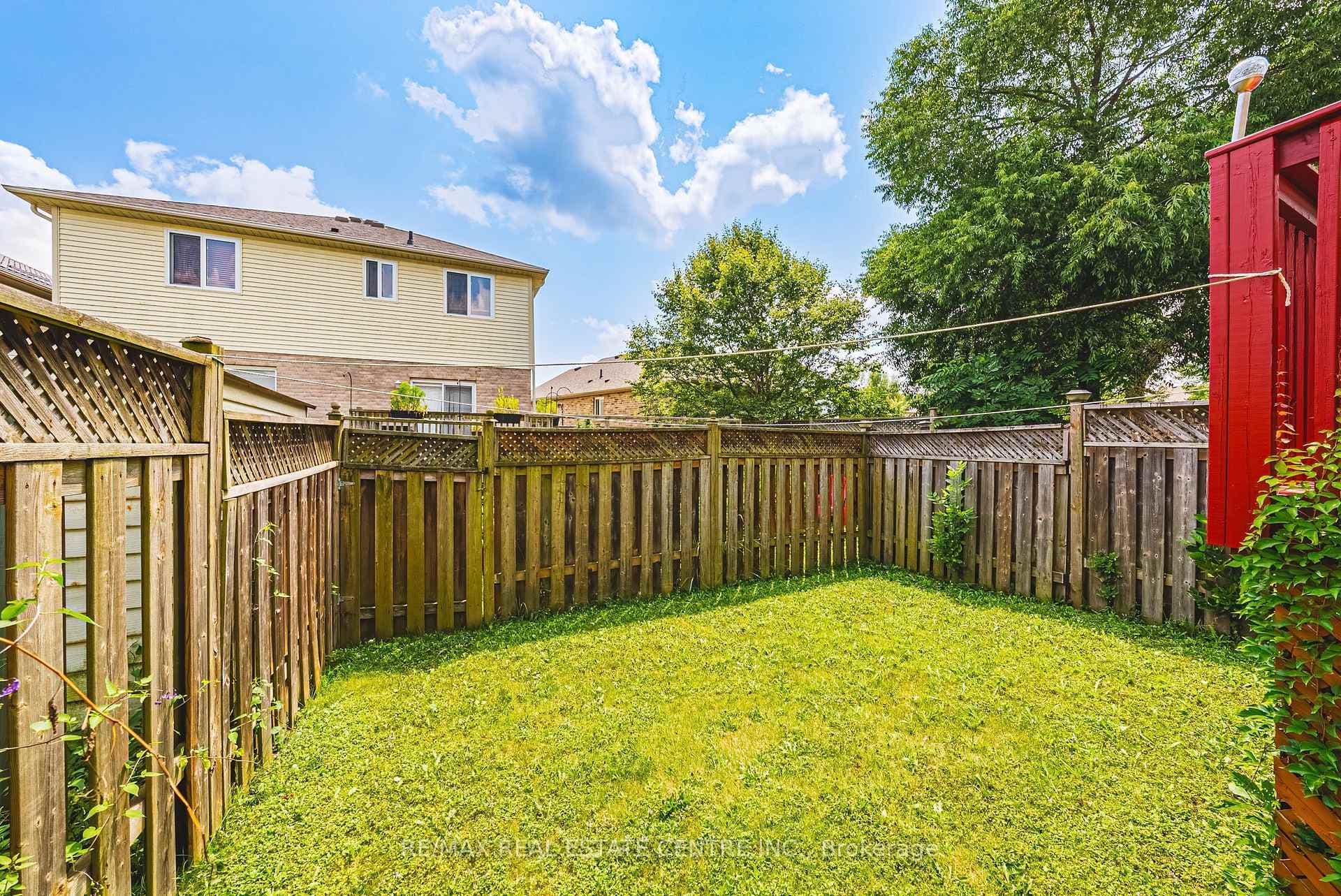 65 Foxglove Crescent photo 27