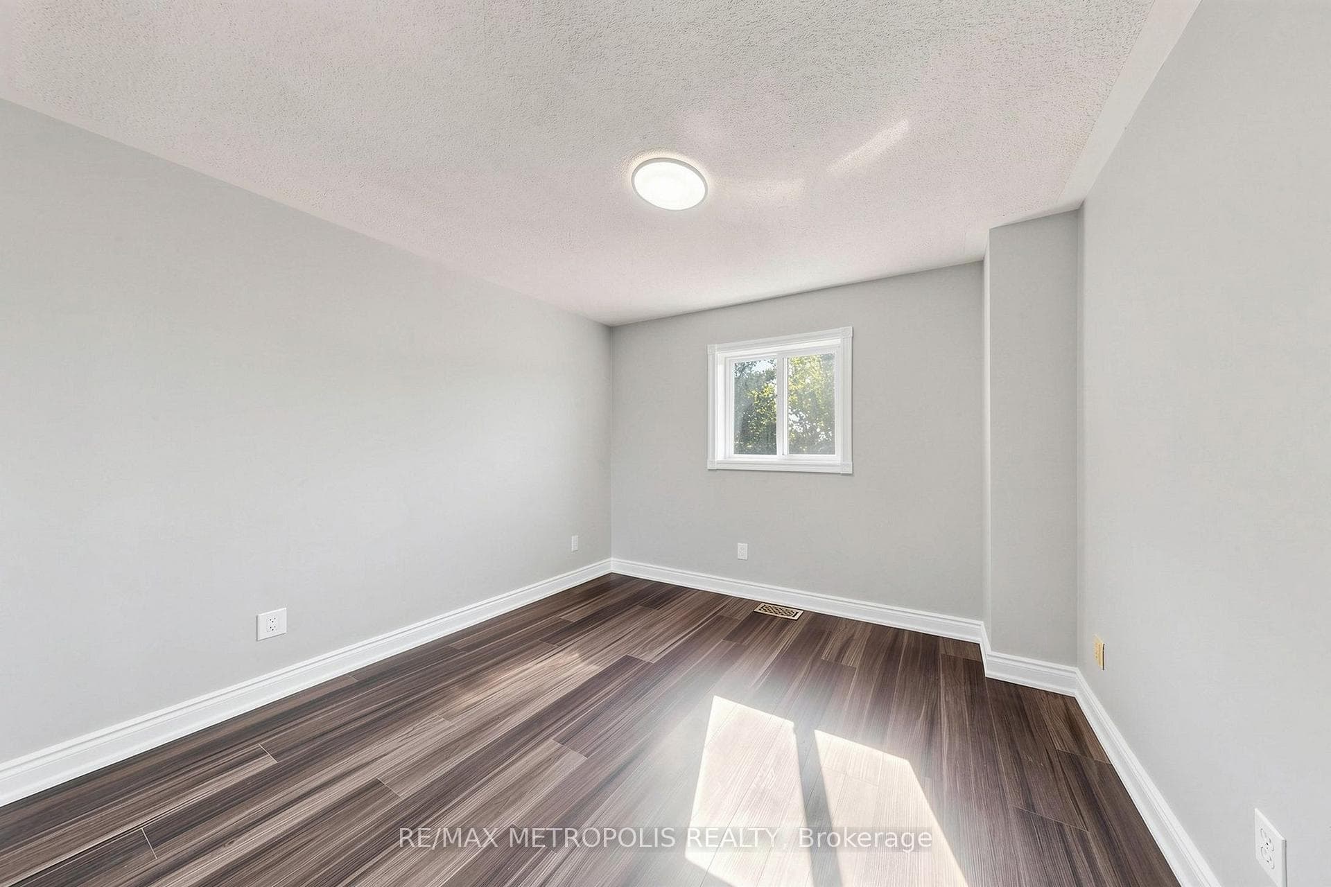 118 Jordan Drive photo 27