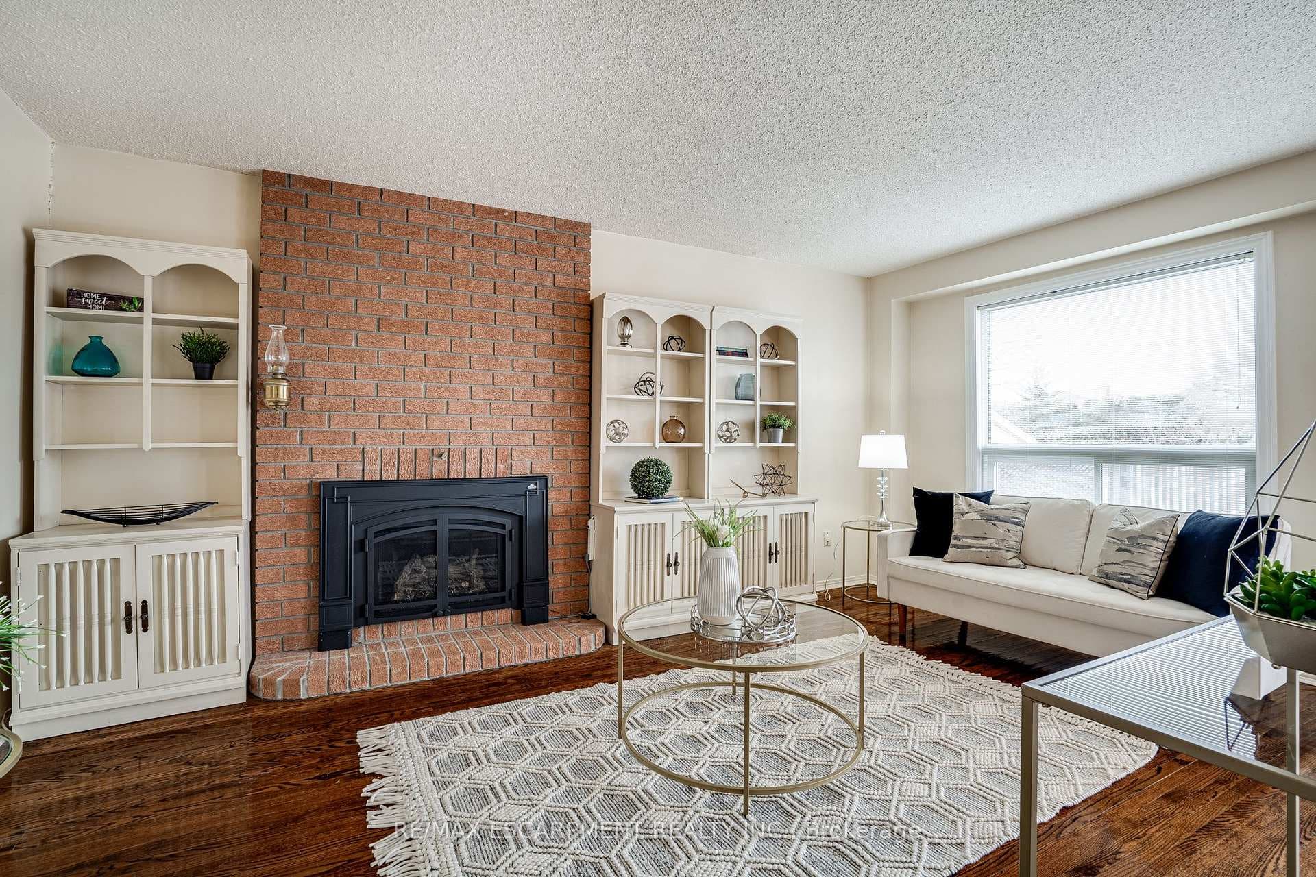 2198 Charnwood Drive photo 8