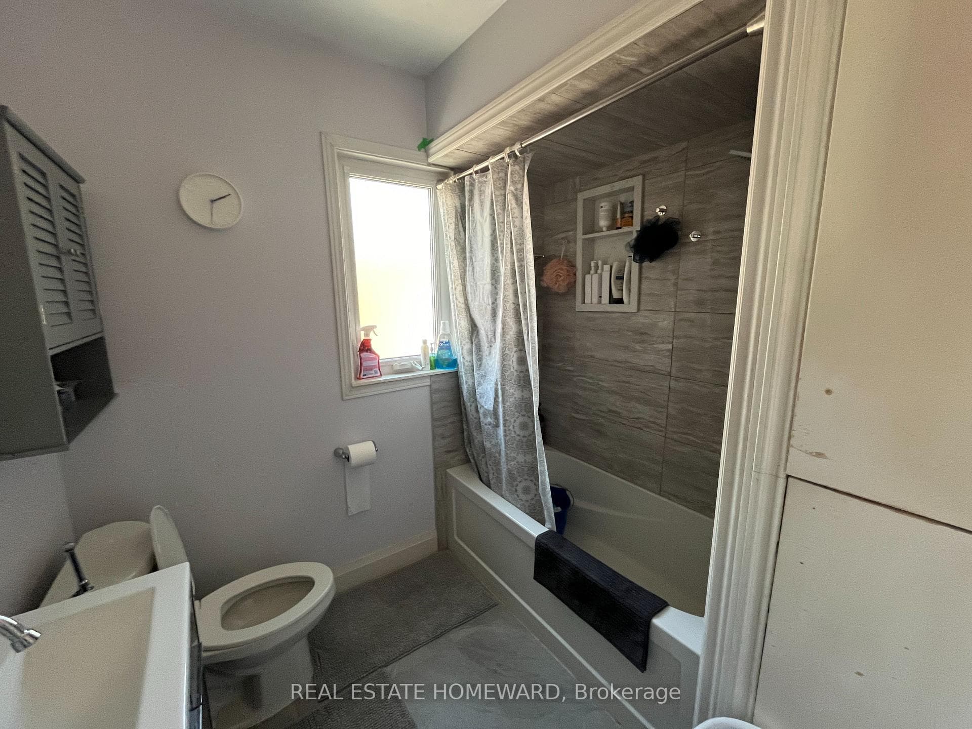 137 Harewood Avenue photo 7