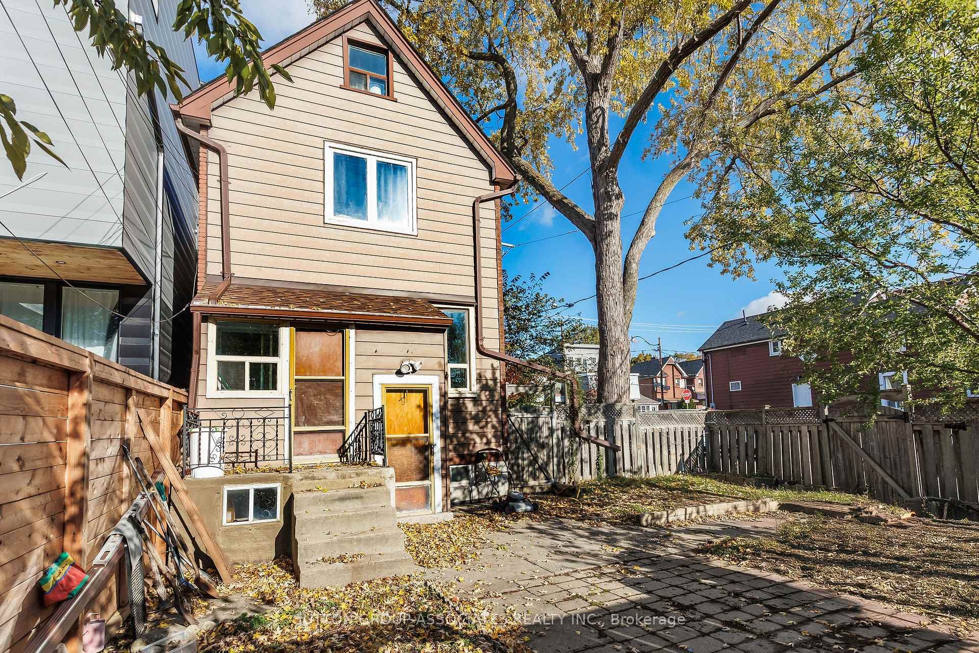 195 Hallam Street photo 40