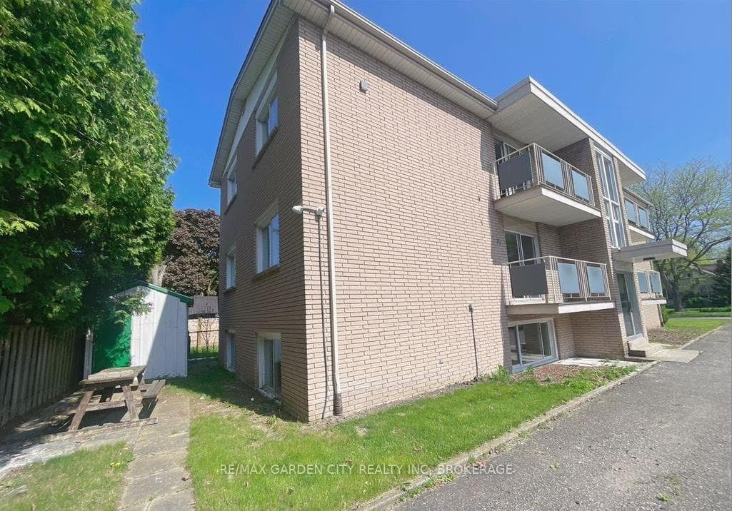 15 John Street Unit 5 photo 2