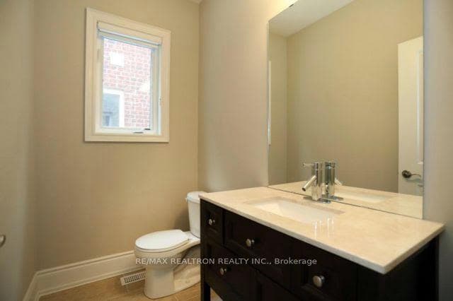 2434 Whistling Springs Crescent photo 12