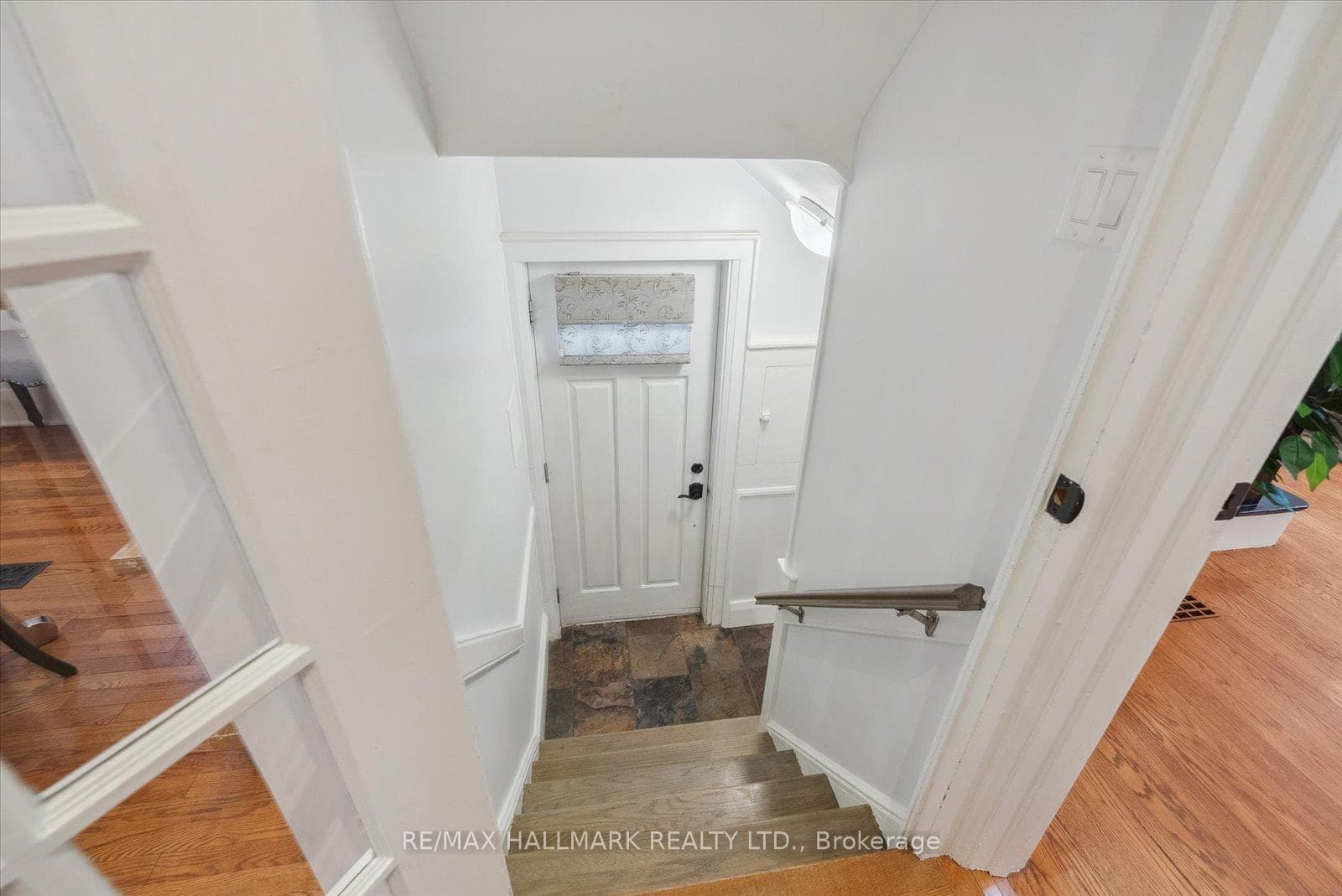 63 Thatcher Avenue photo 30