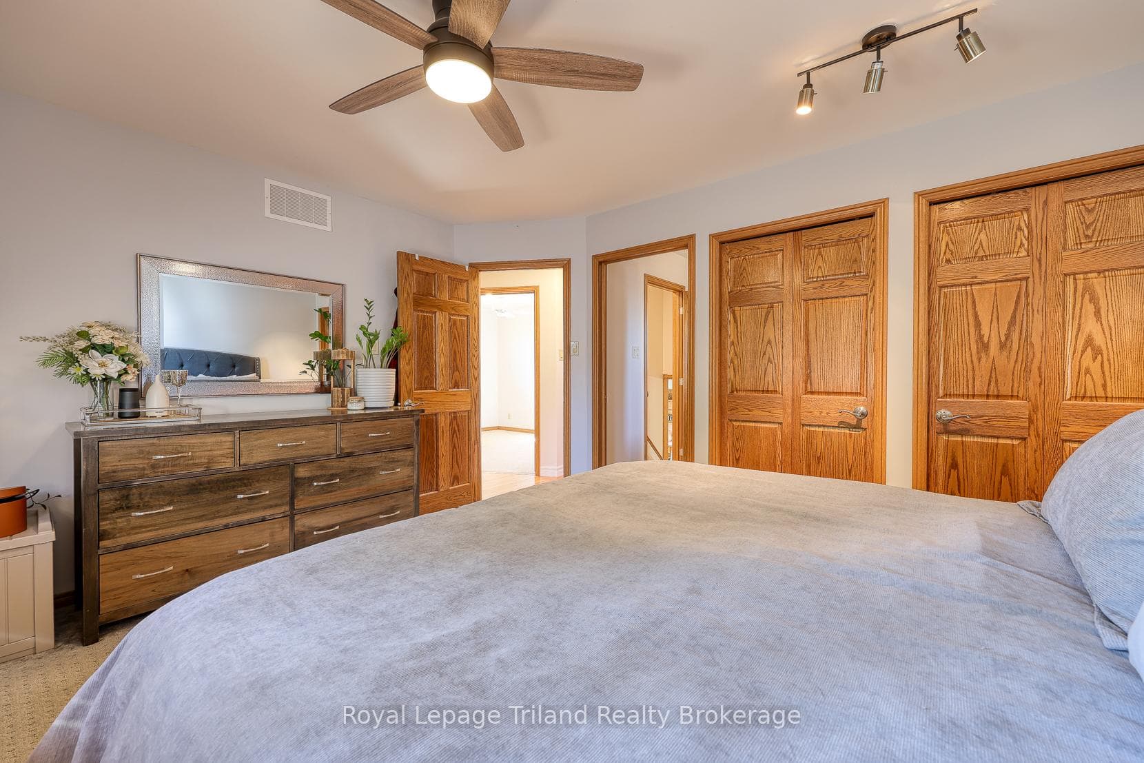209 Brock Street photo 21