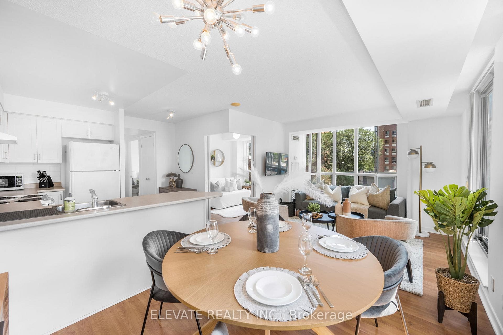 76 Shuter Street Unit 606 photo 9