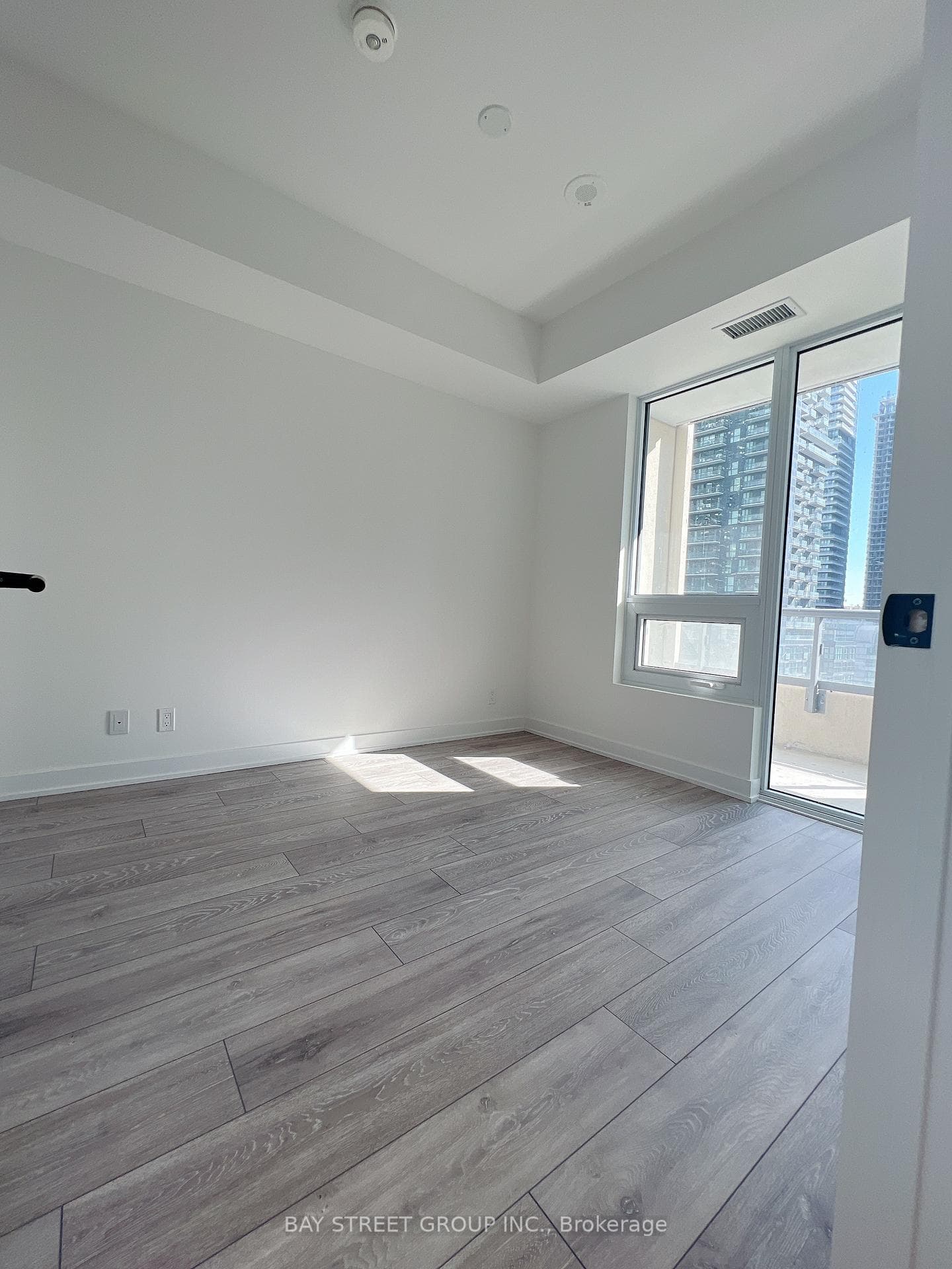 108 Peter Street Unit 1707 photo 5