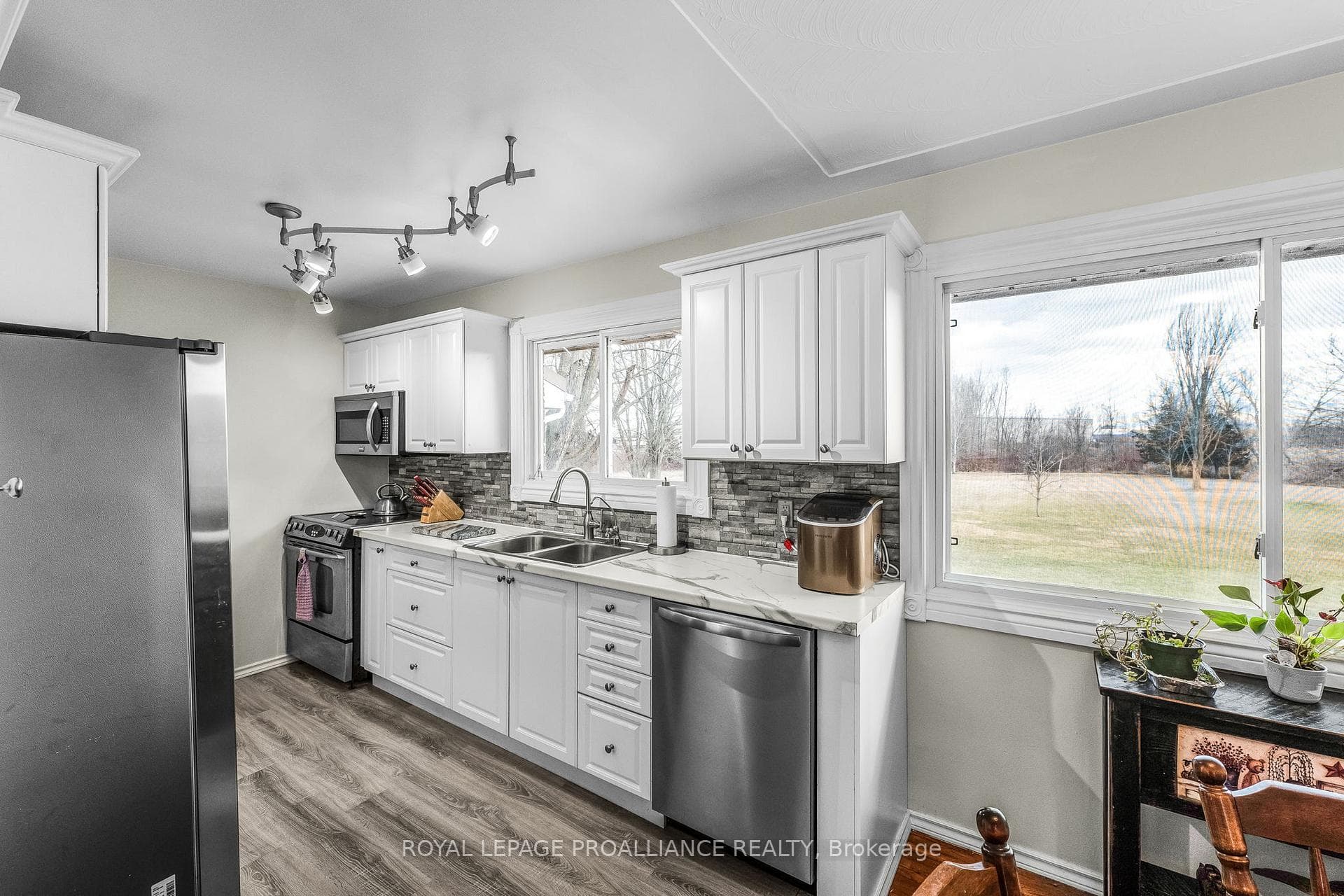 2335 Hamilton Road photo 16