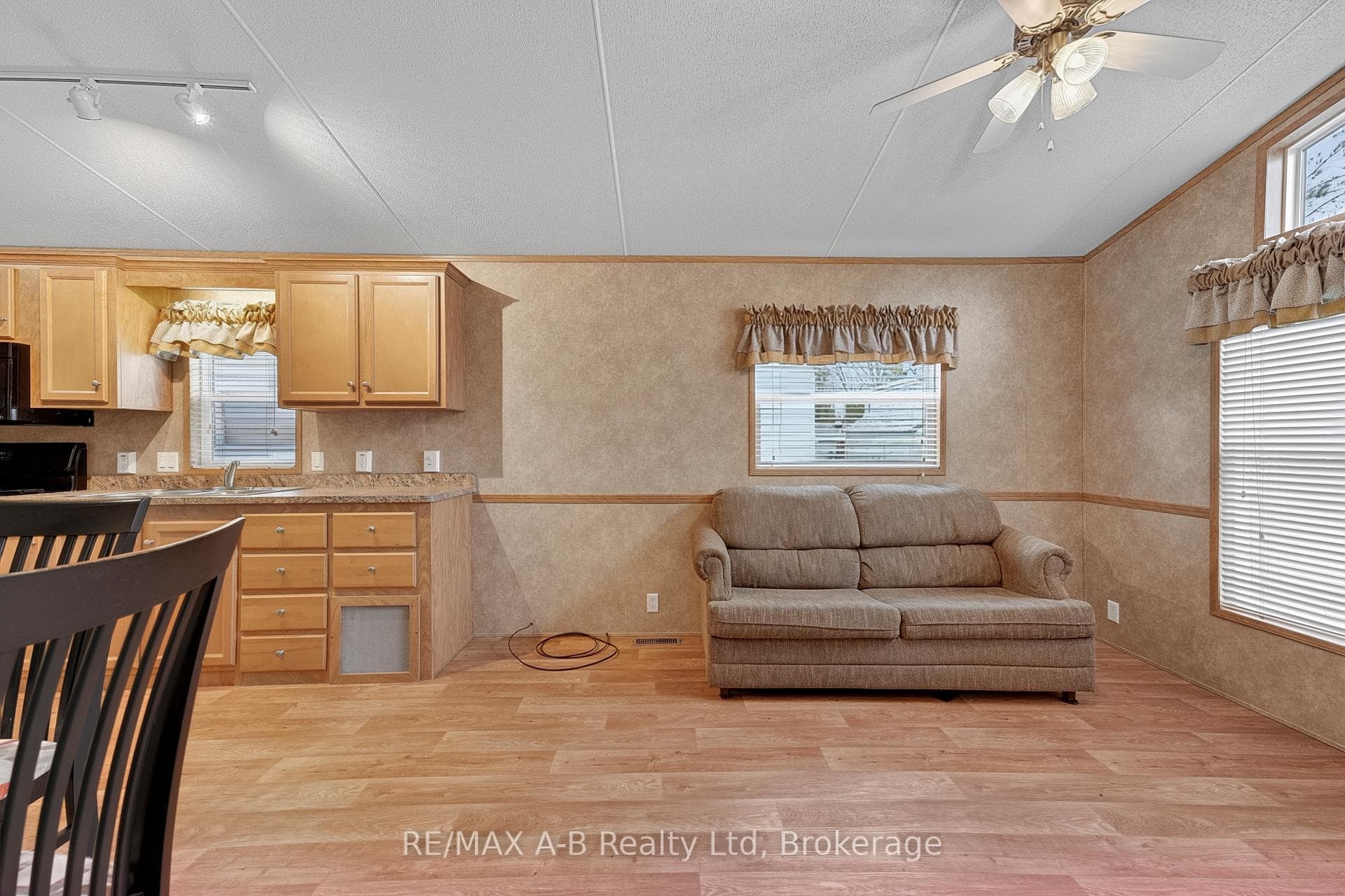 923590 Road 92 Road Unit 405 photo 9