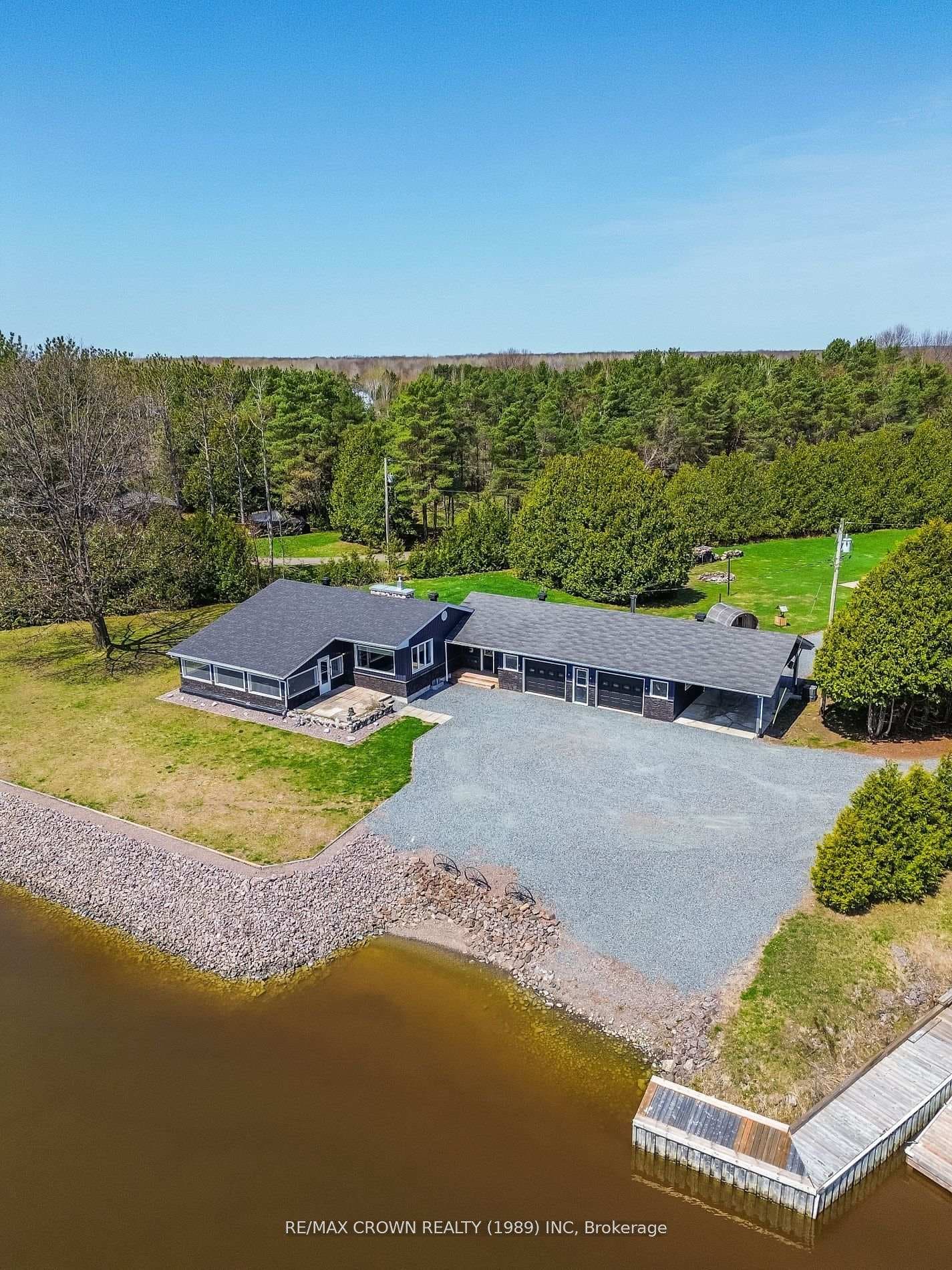 790 Lalande Road photo 32