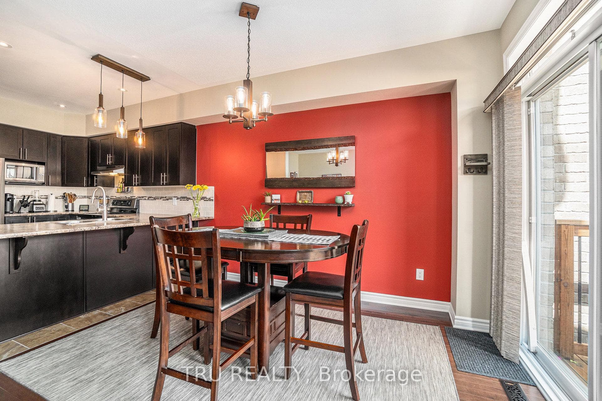 1113 TISCHART Crescent photo 14