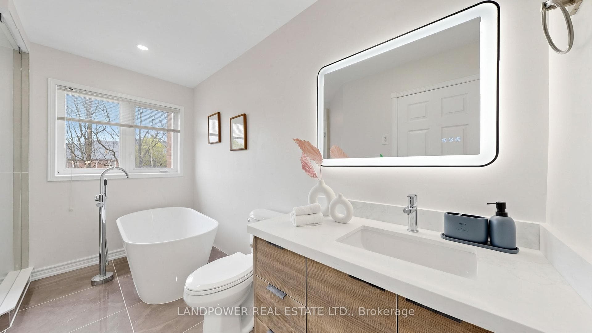 47 Queens Plate Drive photo 34