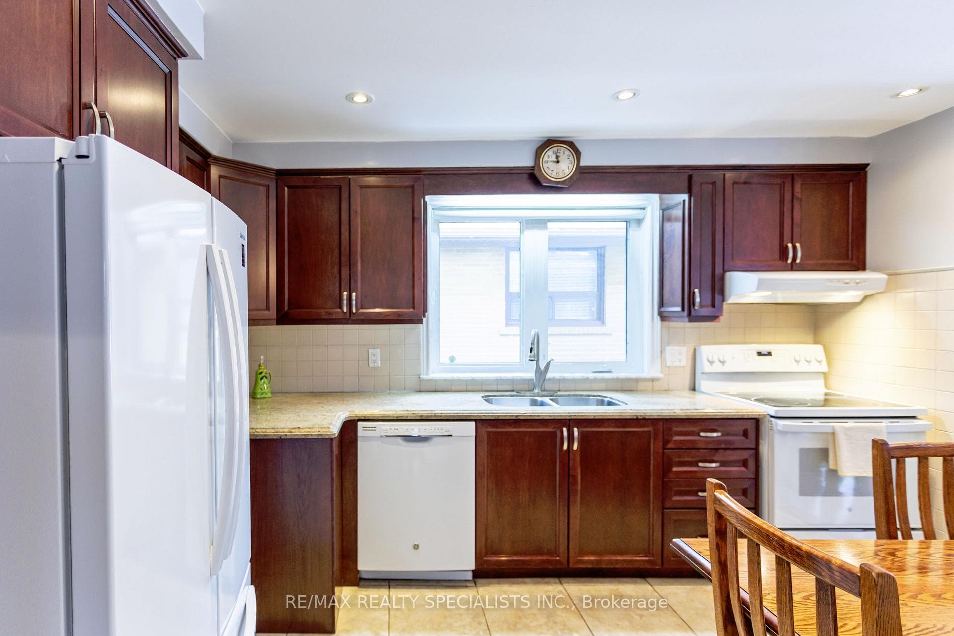 81 Acton Avenue photo 14