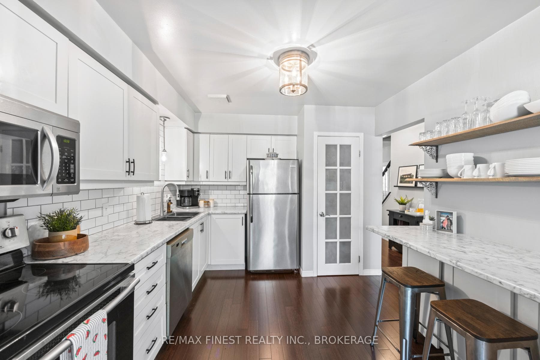 546 Garden Street photo 18