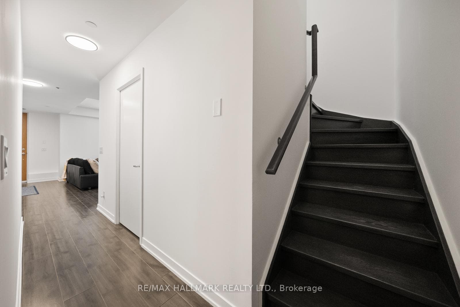 18 Rean Drive Unit TH3 photo 16