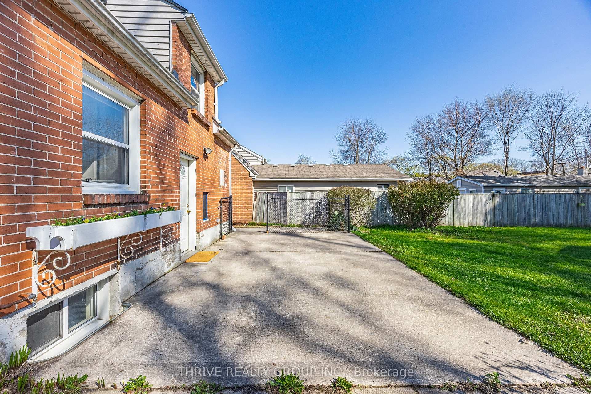 166 Ashland Avenue photo 37