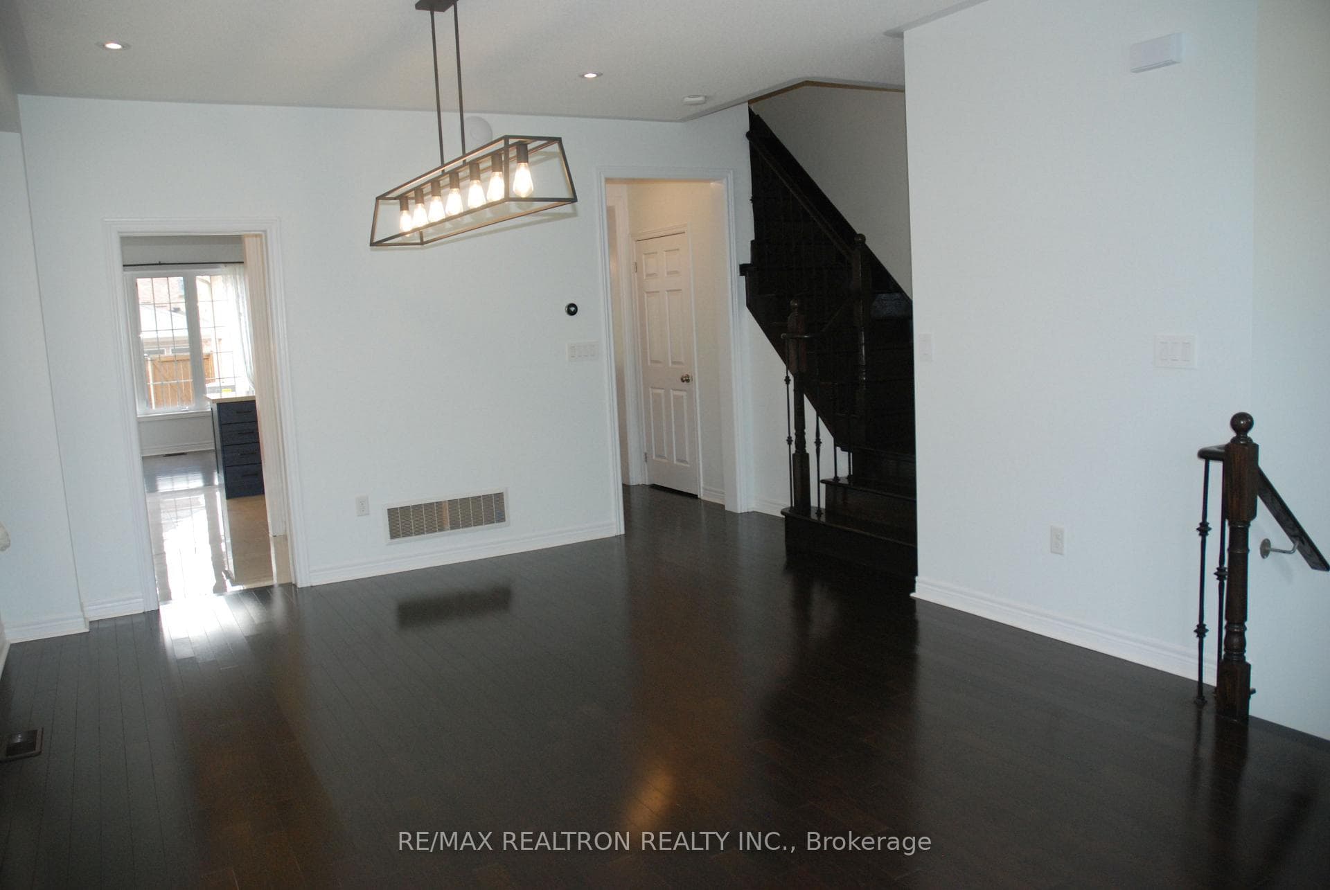 10312 Woodbine Avenue photo 15