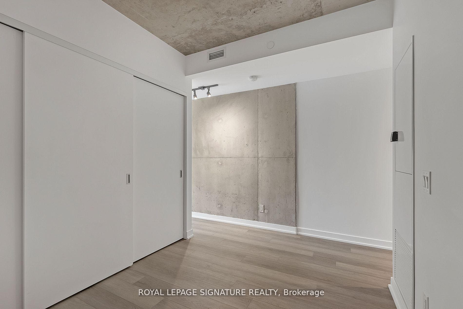 55 Ontario Street Unit 616 photo 13