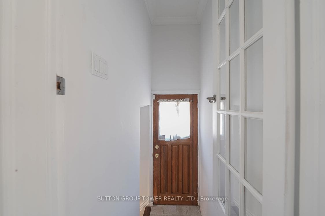 225 Park Lawn Road photo 17