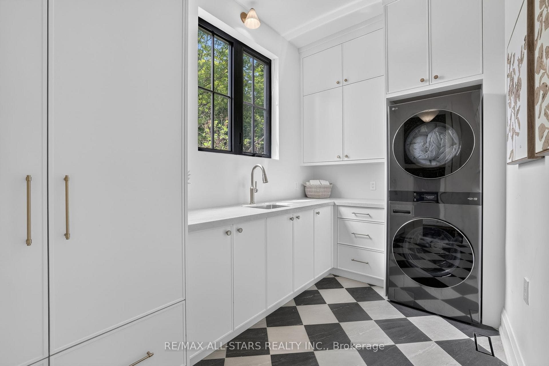 351 South Street photo 26