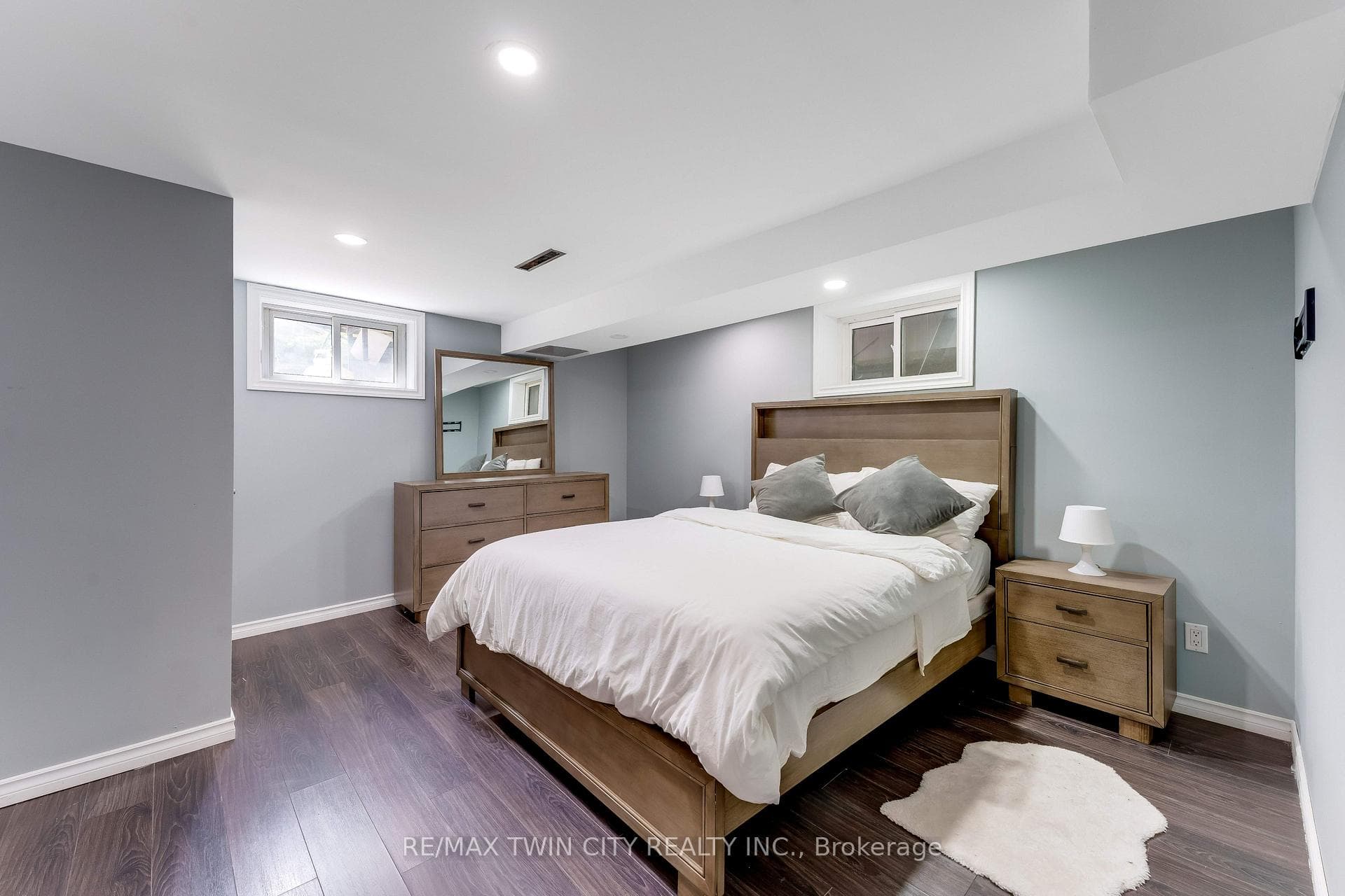 90 Arlington Boulevard photo 31