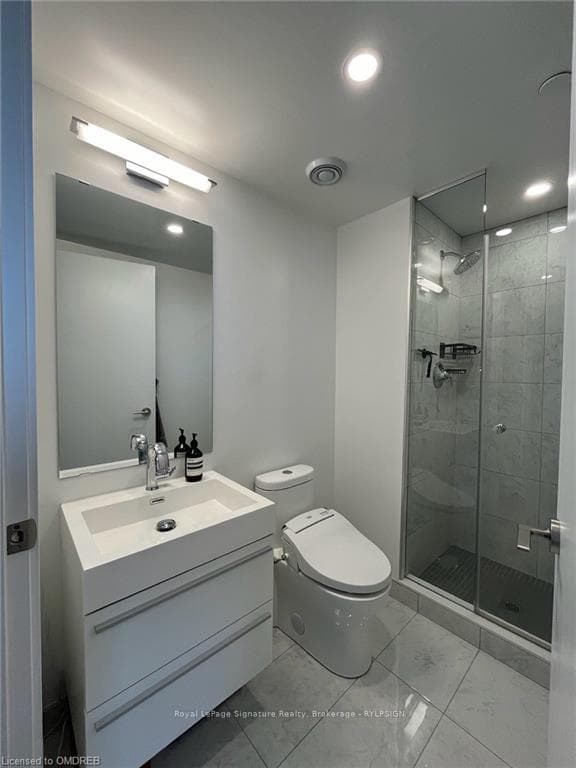 39 ROEHAMPTON Avenue Unit 1808 photo 9