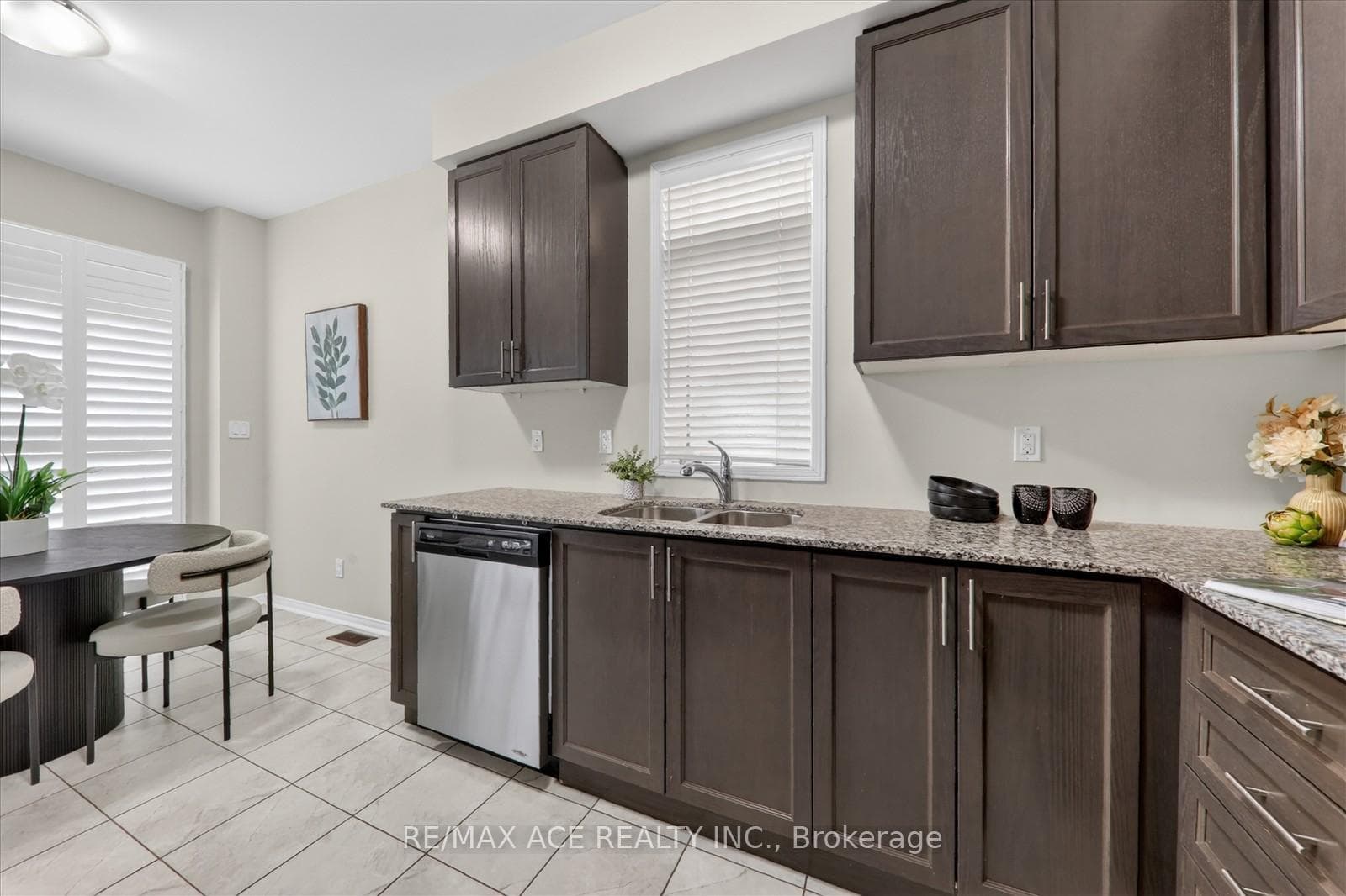 1034 Byron Street photo 19