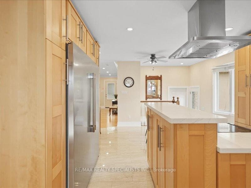 53 Edgewell Crescent photo 15