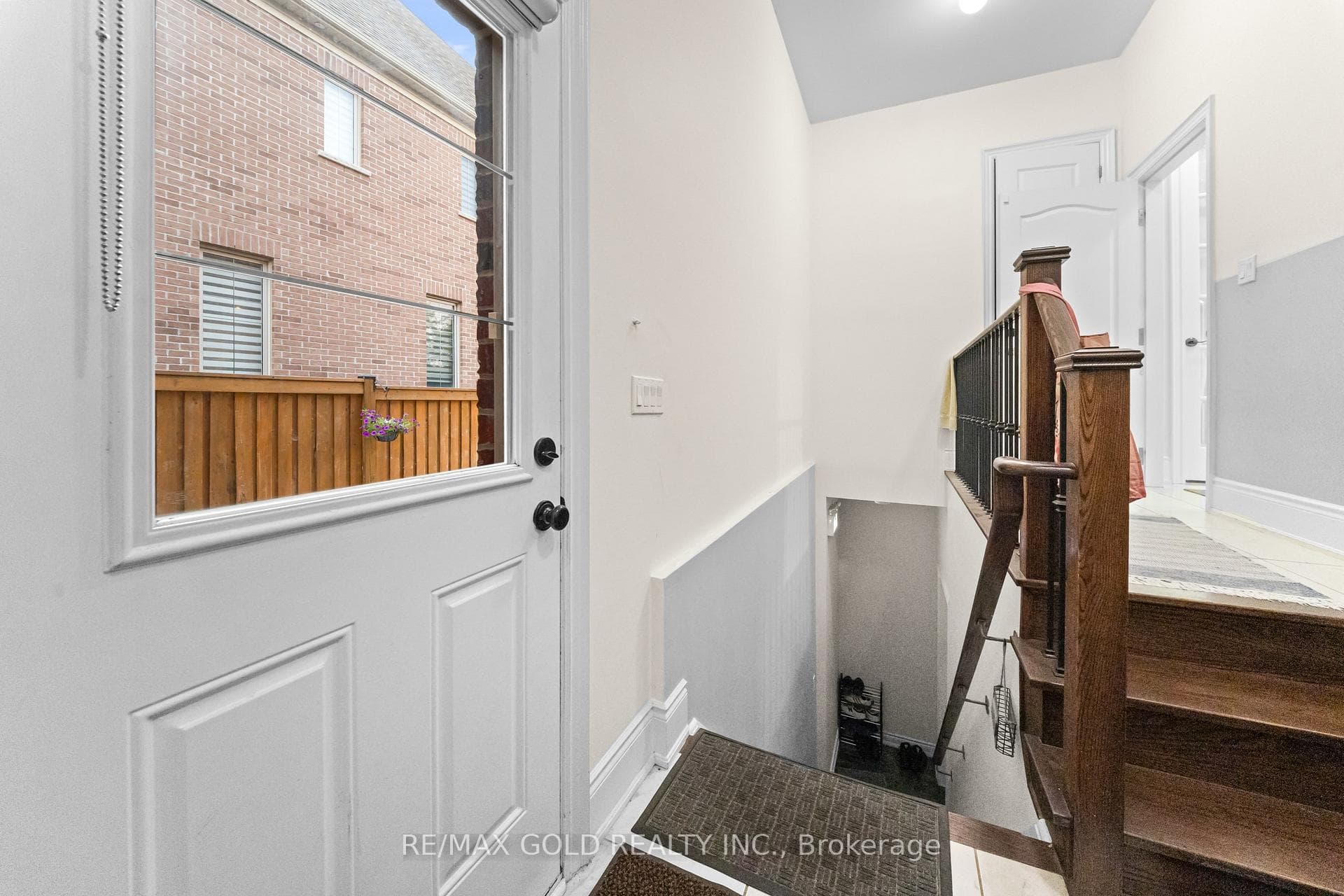 26 Spain Crescent photo 27