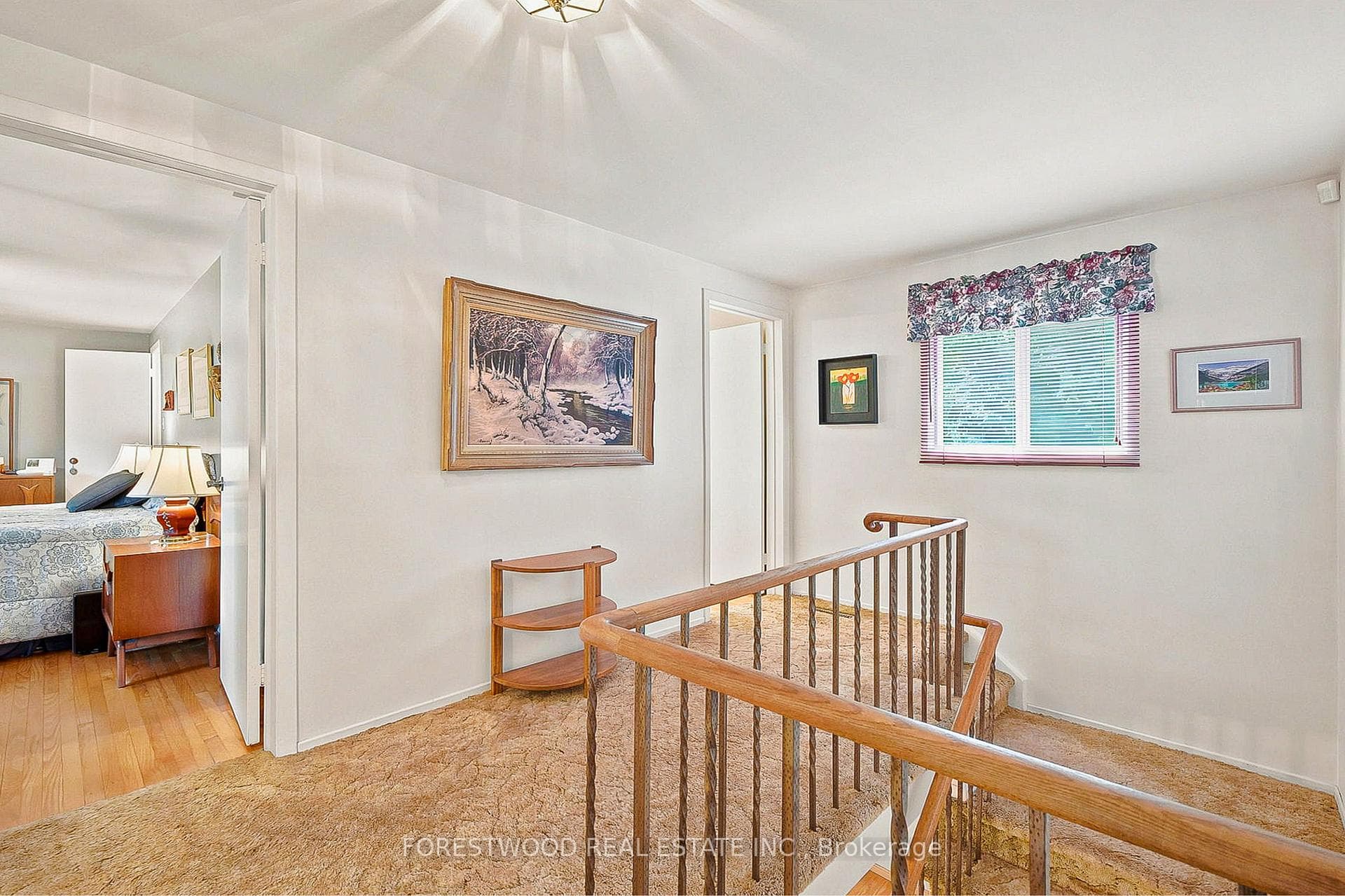 523 Hyacinthe Boulevard photo 18