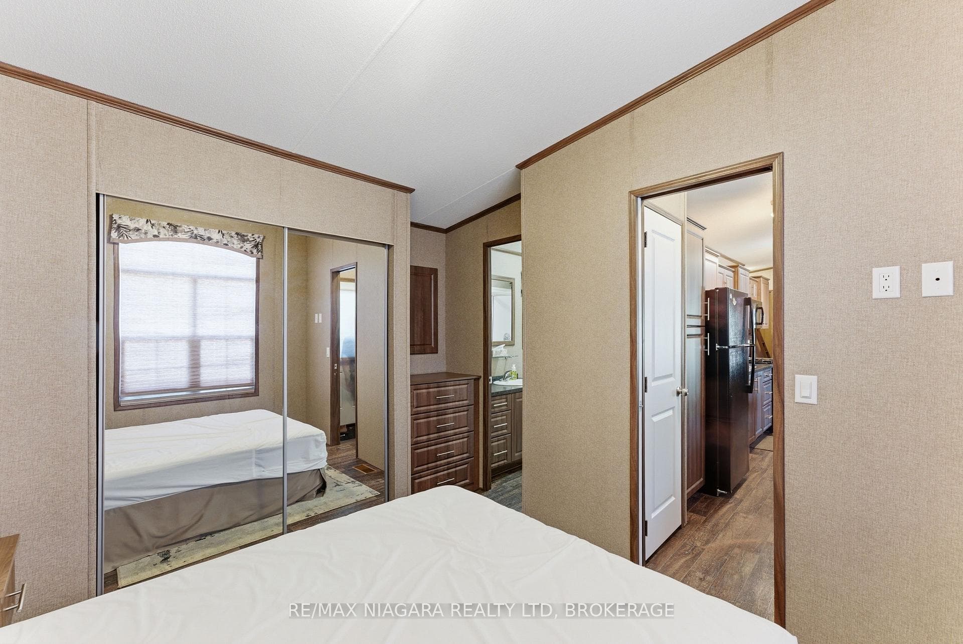 1501 Line 8 Road Unit 218 photo 23