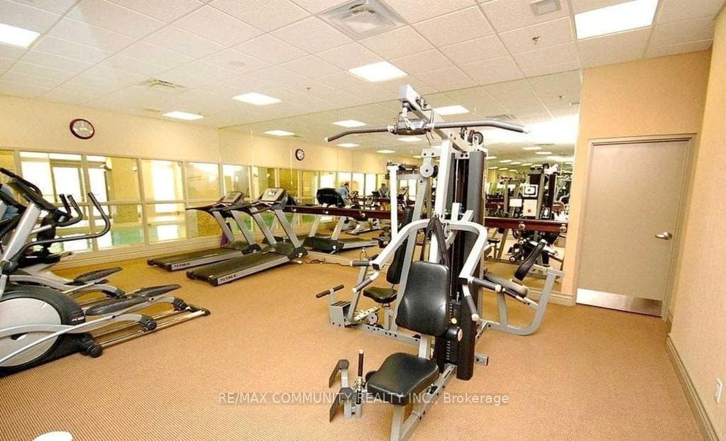 339 Rathburn Road Unit 708 photo 8
