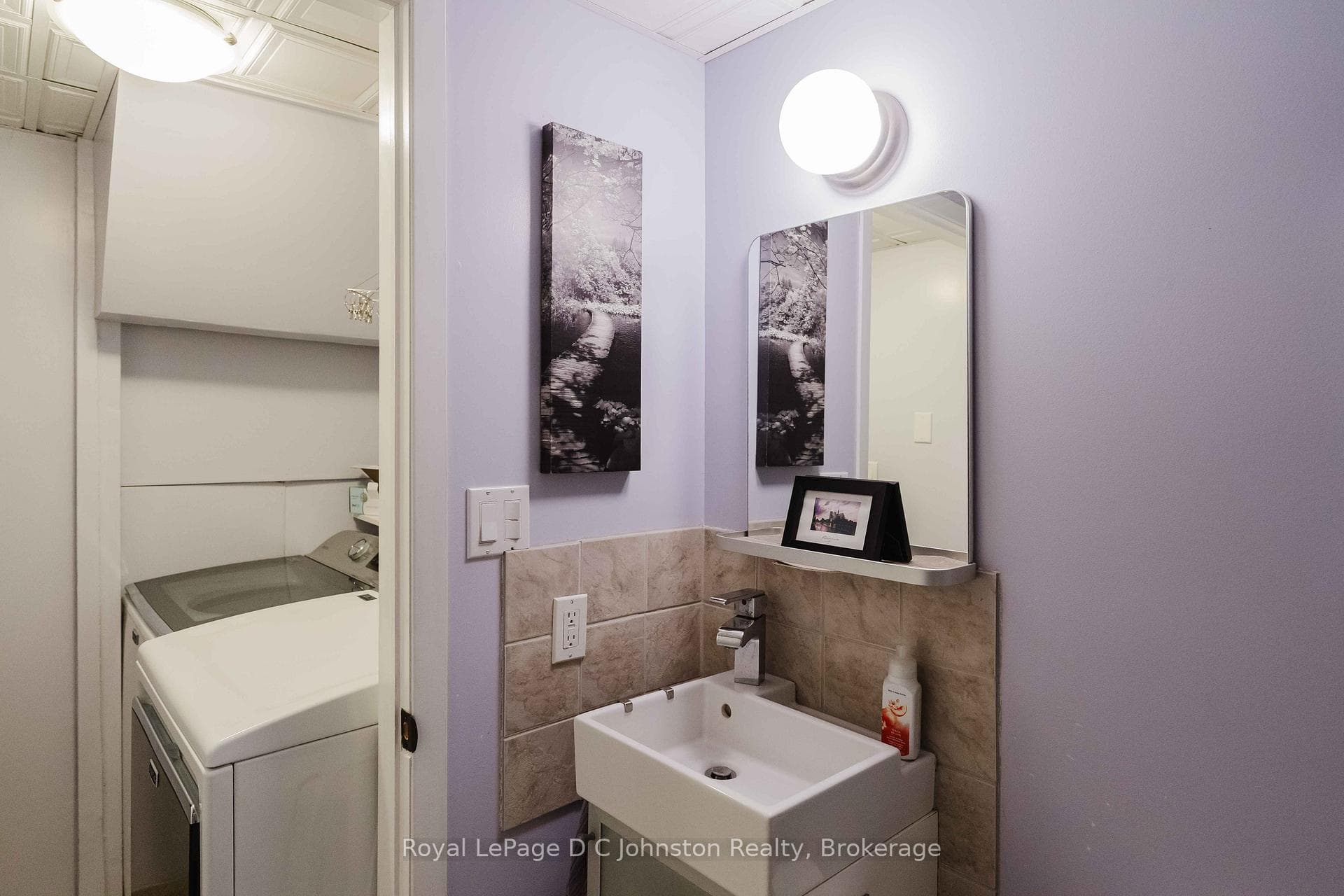 255 Rowe Street photo 20