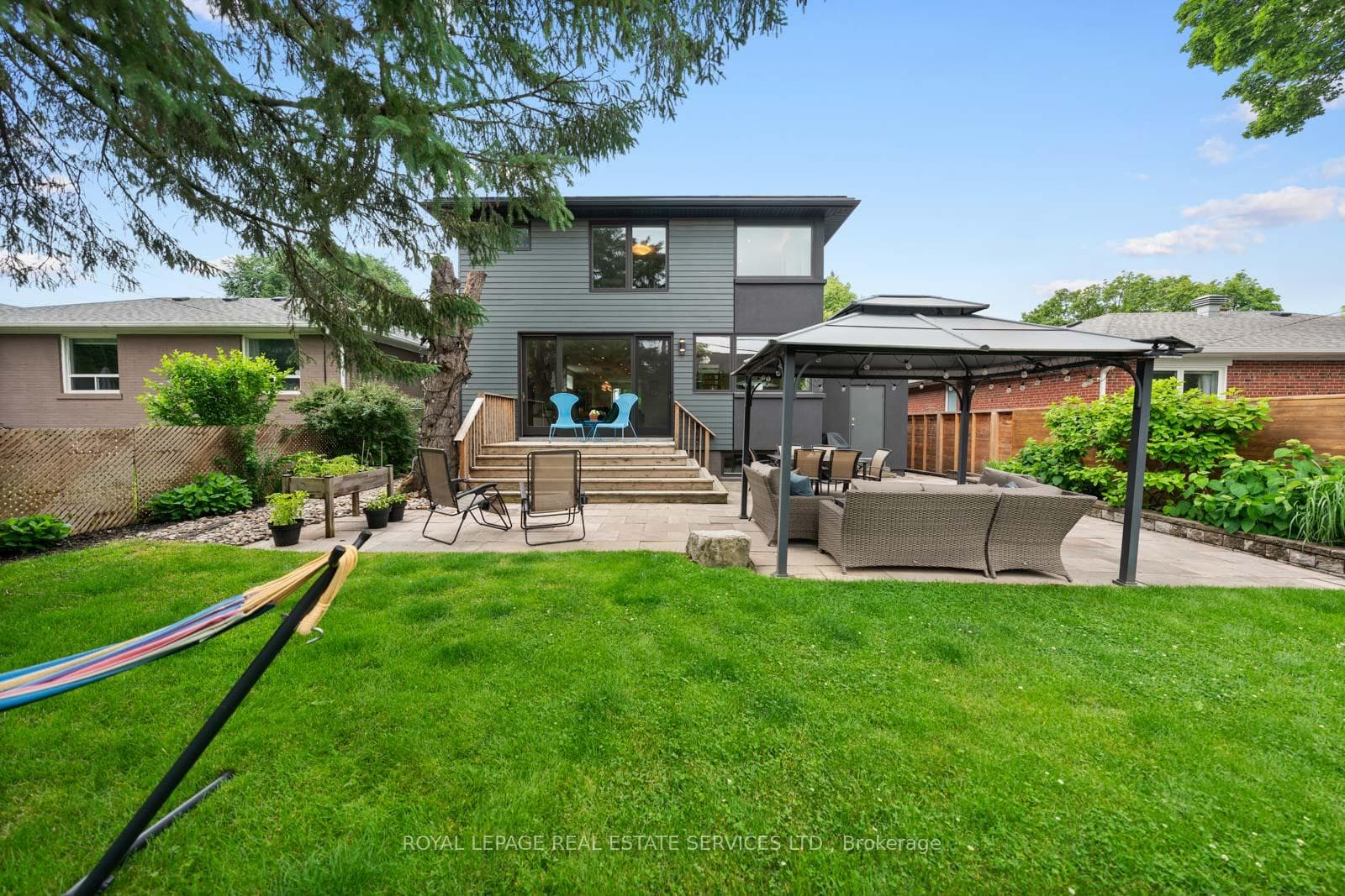 8 Firwood Crescent photo 40