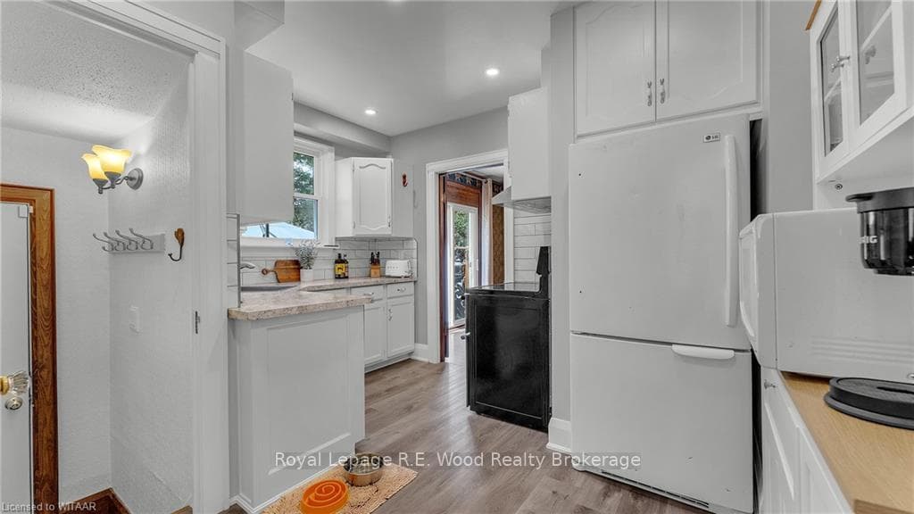 84 ELGIN Street photo 17