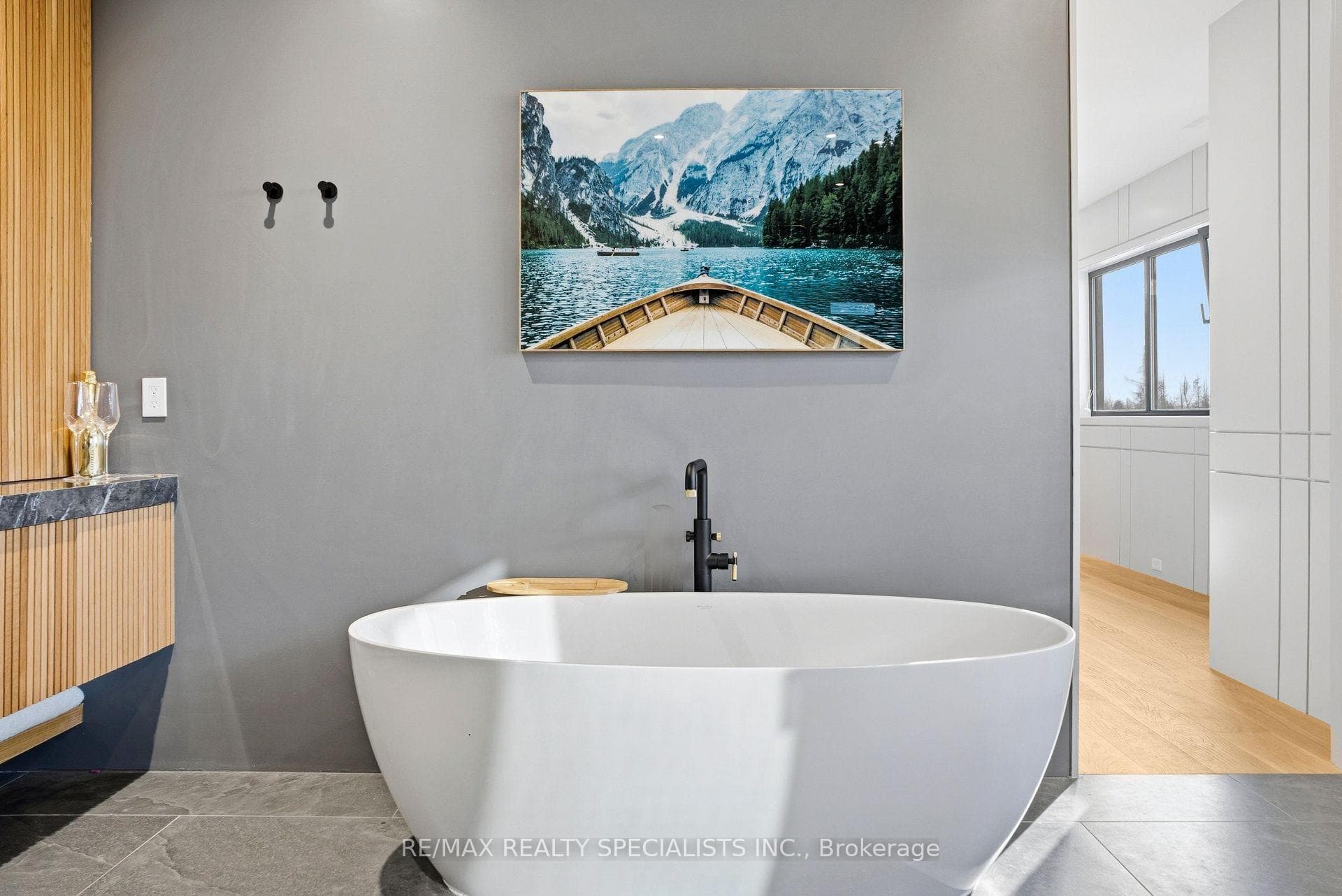 295449 8th Line photo 22