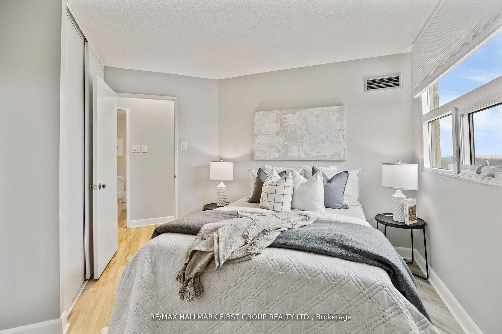 2 WESTNEY Road Unit 1109 photo 34
